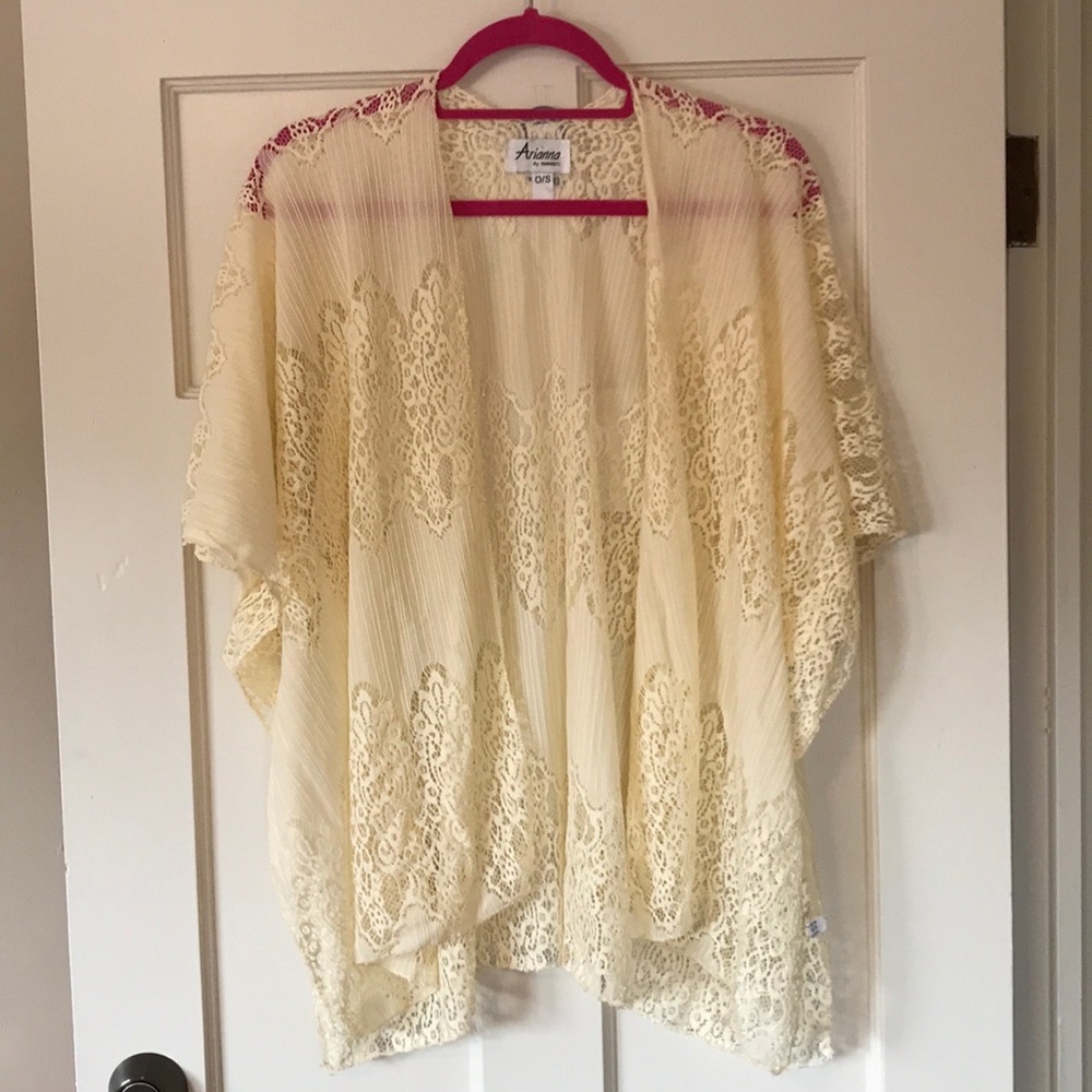 Lace cream colored cardigan ✨